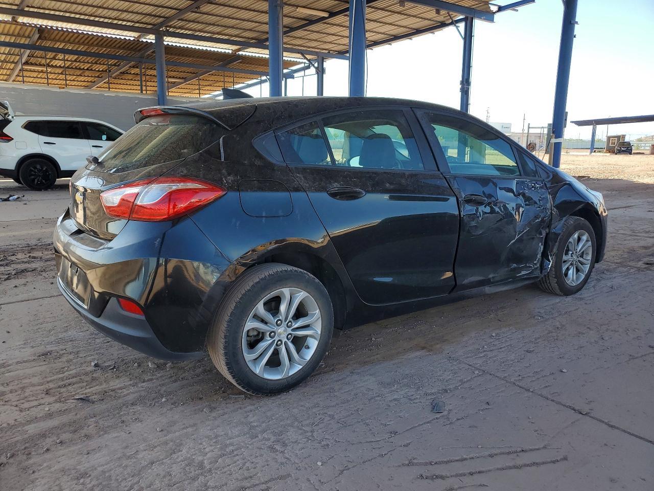 2019 Chevrolet Cruze Ls - Image 3