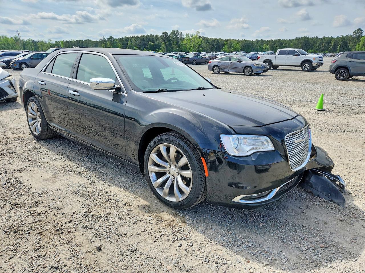 2018 Chrysler 300 Limited - Image 4