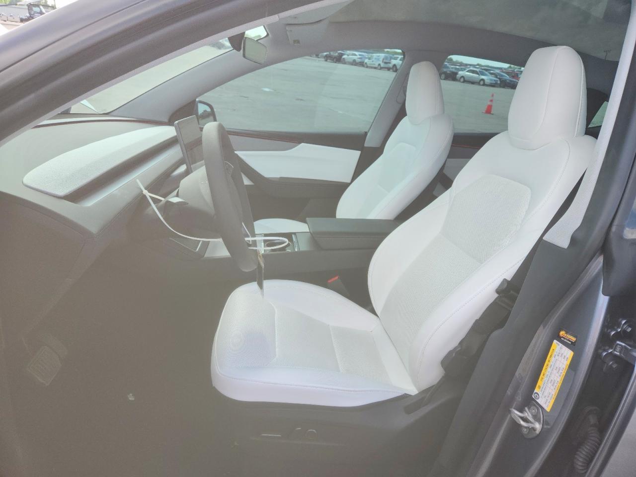 2026 Tesla Model Y - Фото 7