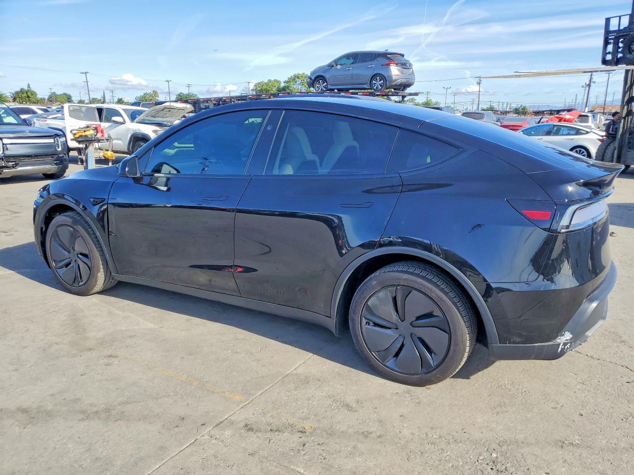 2026 Tesla Model Y - Image 3
