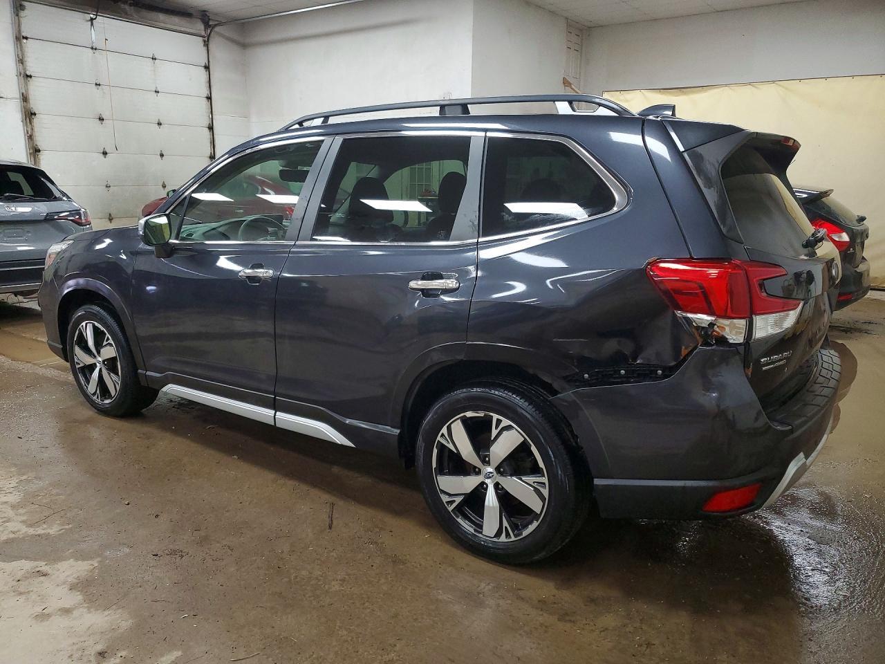 2019 Subaru Forester Touring - Фото 2