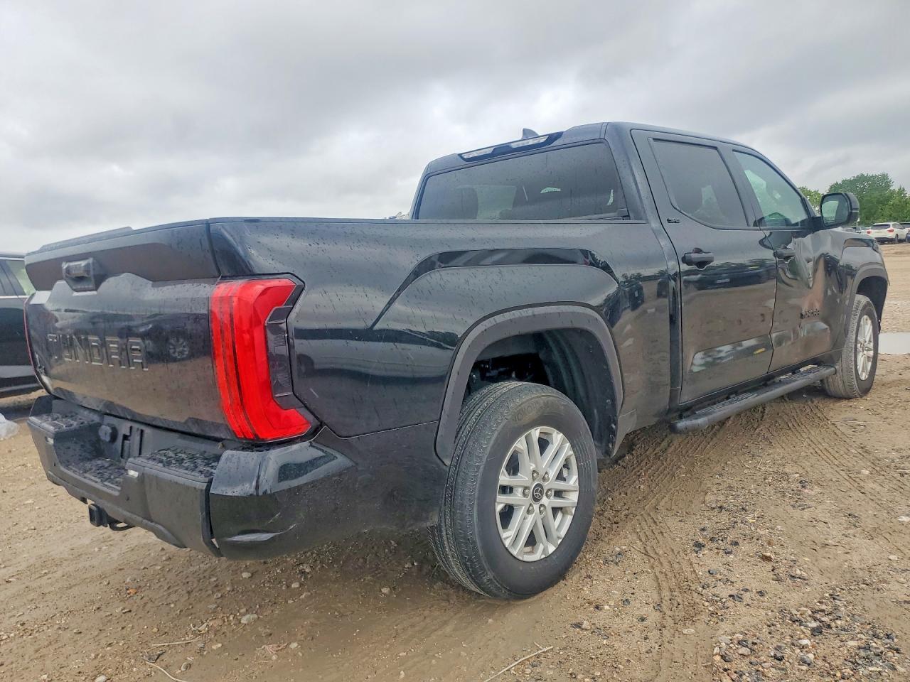 2024 Toyota Tundra Crewmax Sr5 - Image 3