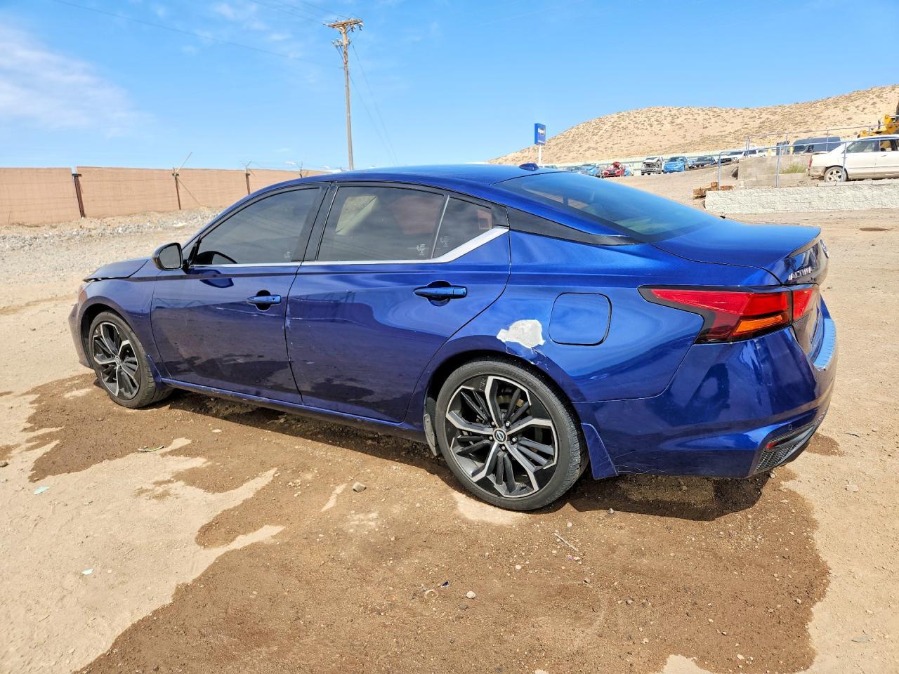 2023 Nissan Altima Sr - Фото 2