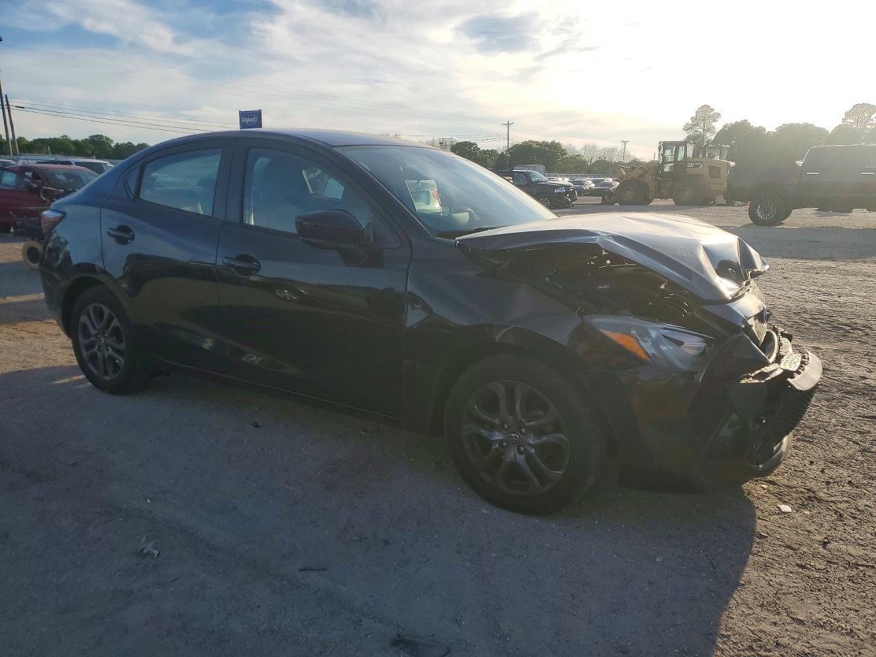 2019 Toyota Yaris Le - Image 4
