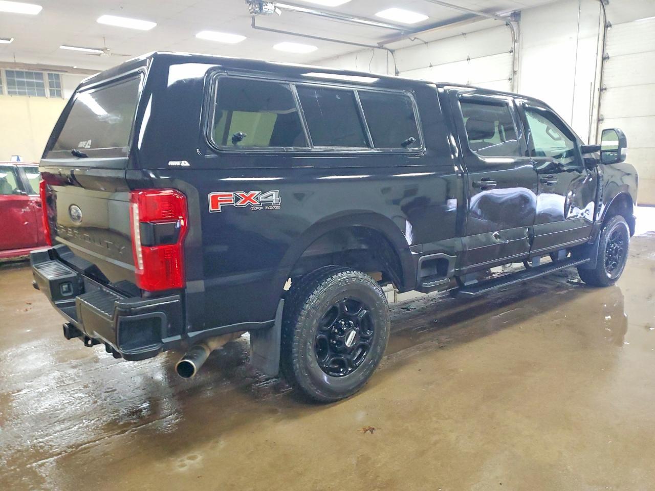 2023 Ford F250 Super Duty - Фото 3