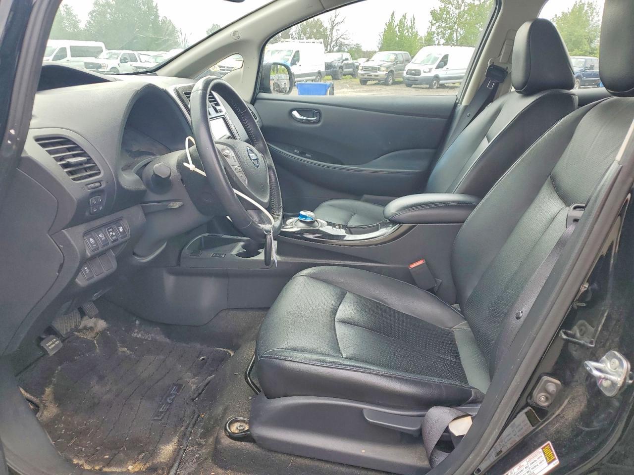 2015 Nissan Leaf S - Image 7