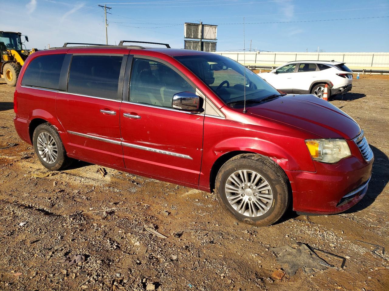 2014 Chrysler Town & Country Touring L - Фото 4