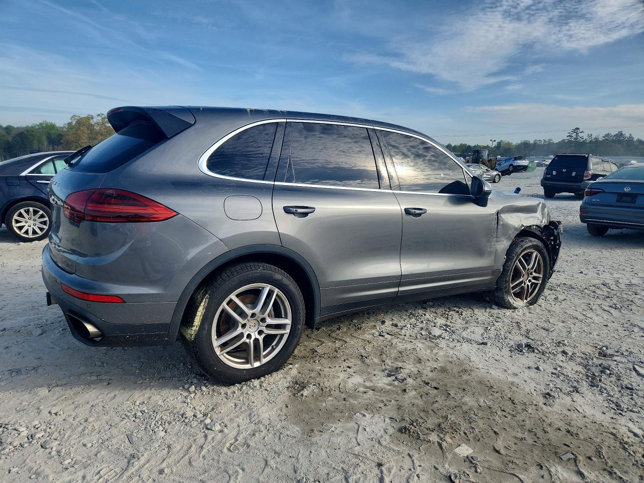 2016 Porsche Cayenne - Image 3