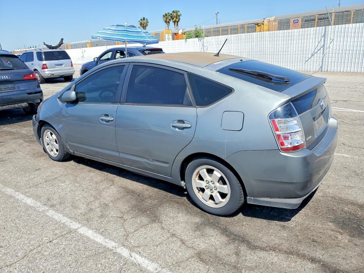 2005 Toyota Prius Base - Фото 2