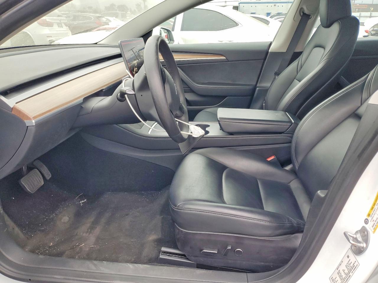 2023 Tesla Model 3 - Image 7