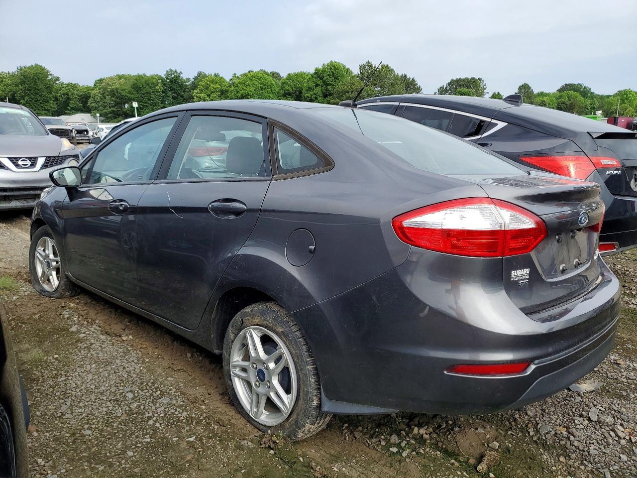 2019 Ford Fiesta Se - Image 2