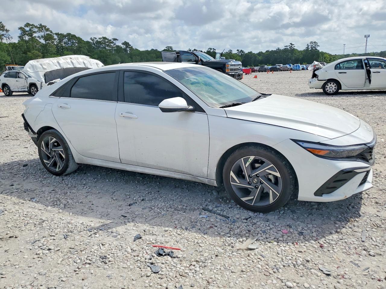 2025 Hyundai Elantra Sel - Фото 4