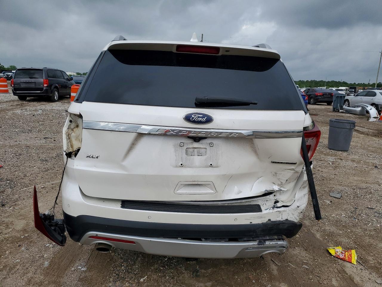 2016 Ford Explorer Xlt - Image 6