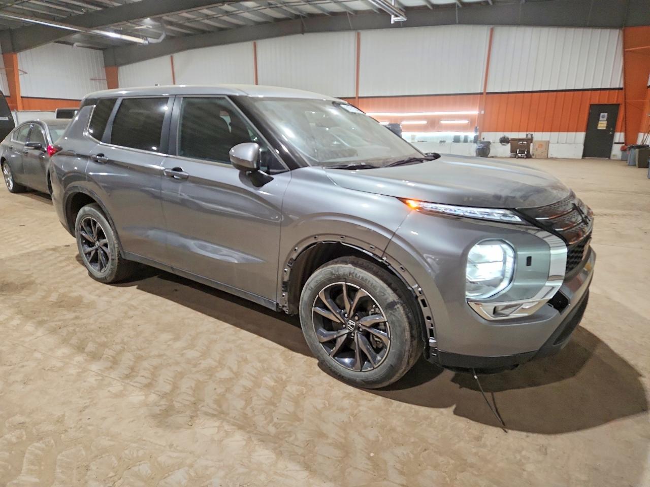 2024 Mitsubishi Outlander Es - Image 4