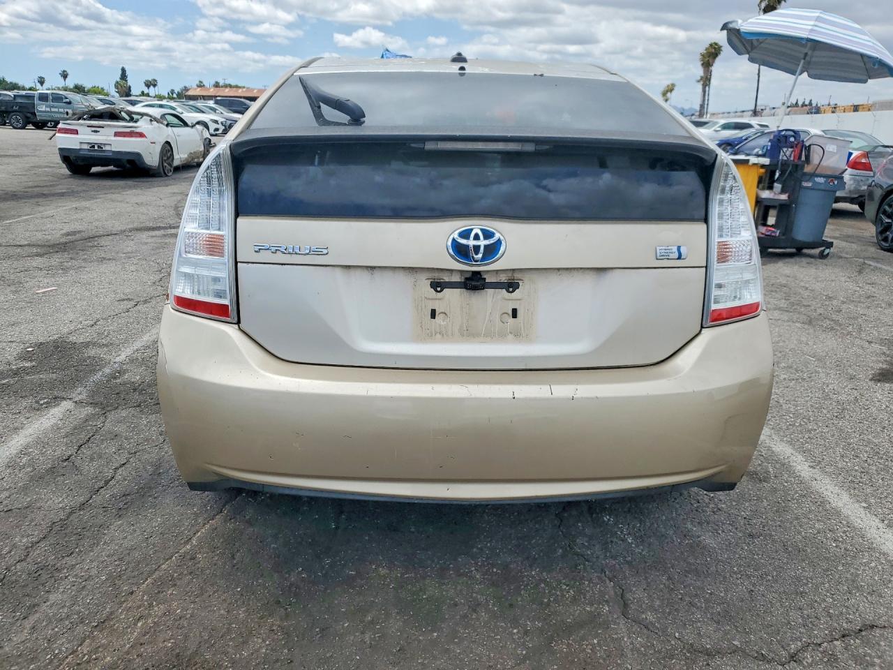 2011 Toyota Prius Two - Image 6
