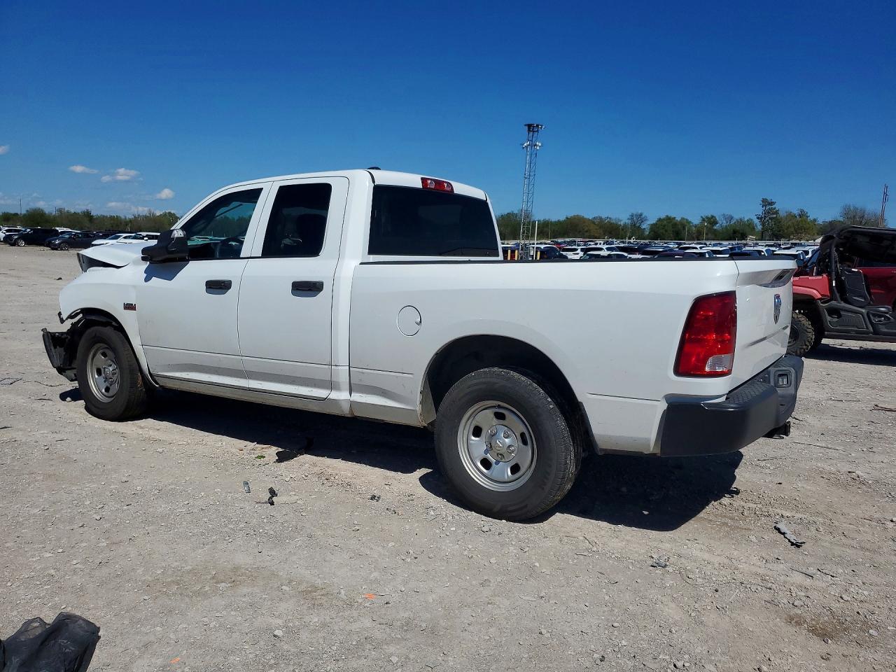 2021 Ram 1500 Classic Tradesman - Фото 2
