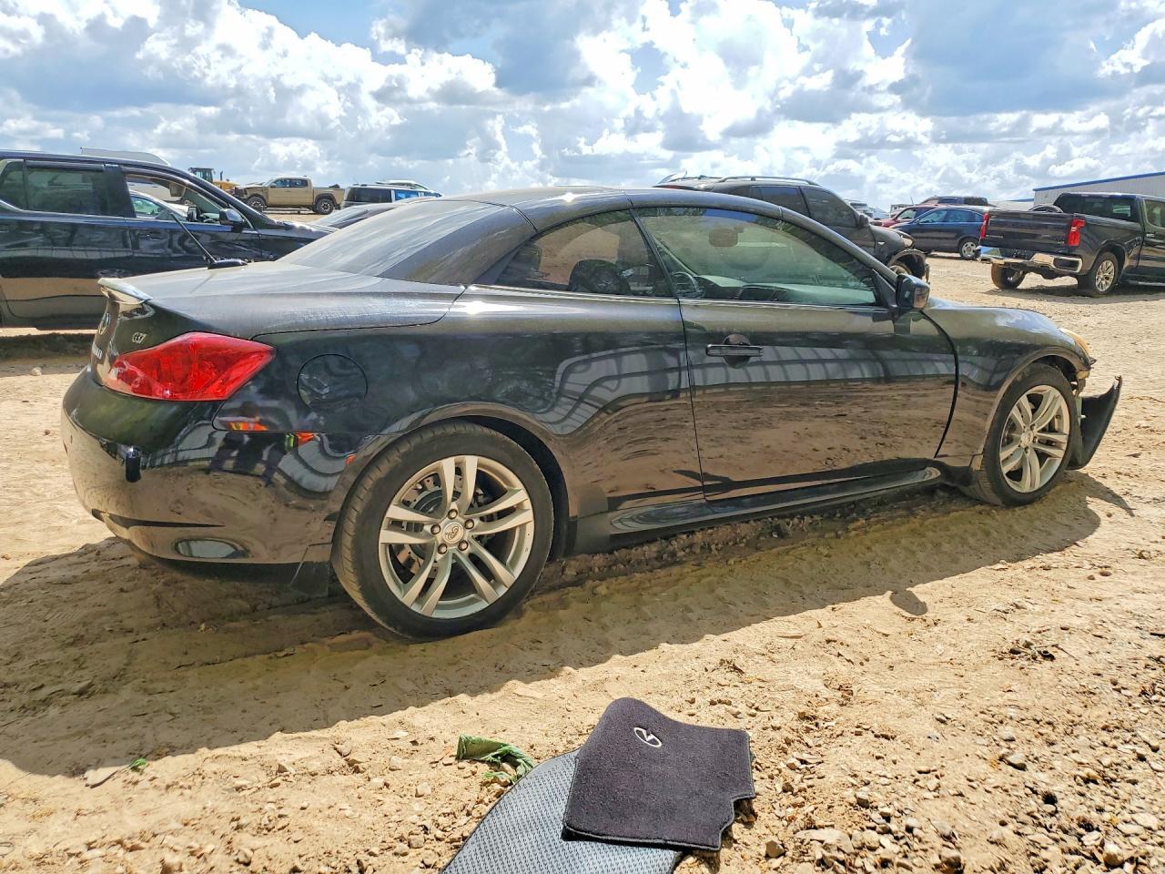 2010 Infiniti G37 Convertible Base - Фото 3