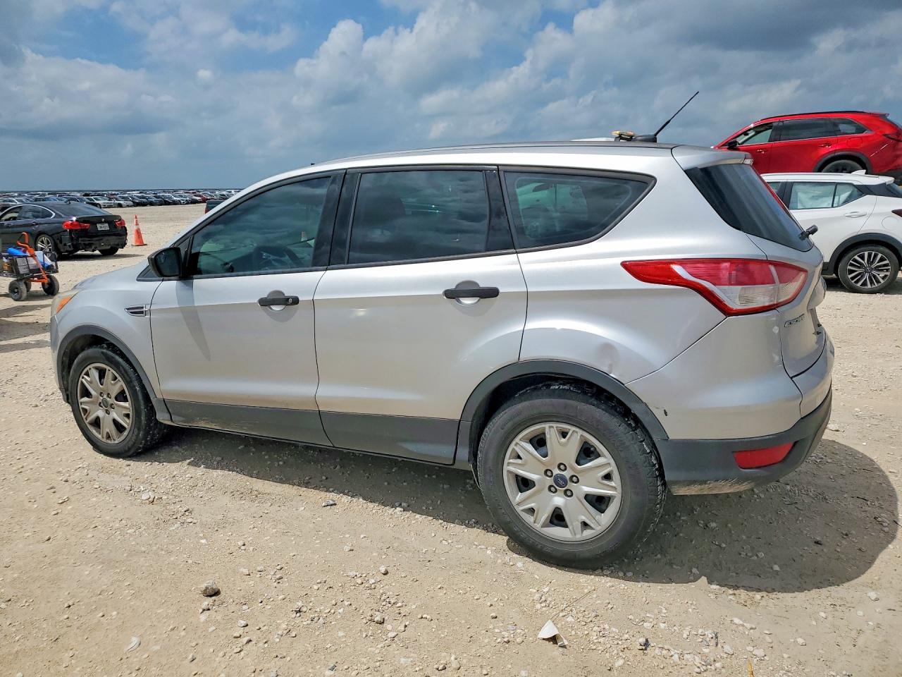 2016 Ford Escape S - Фото 2