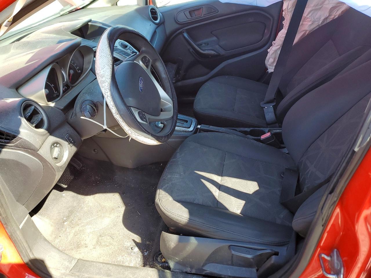 2013 Ford Fiesta Se - Фото 7