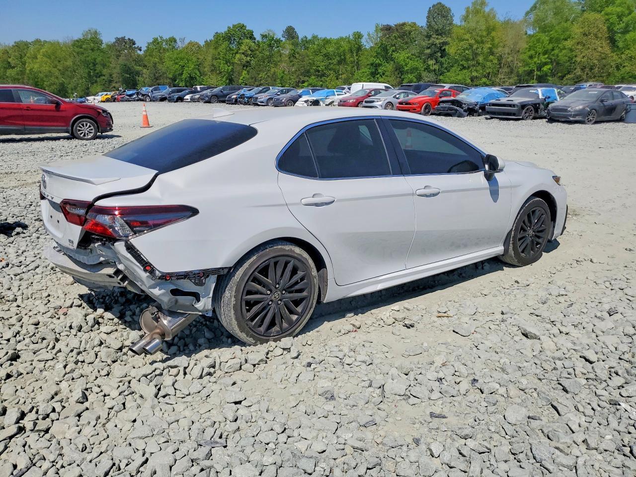2023 Toyota Camry Se - Image 3