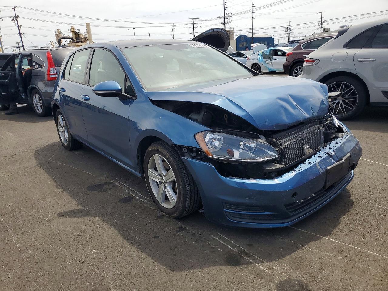2017 Volkswagen Golf S - Image 4