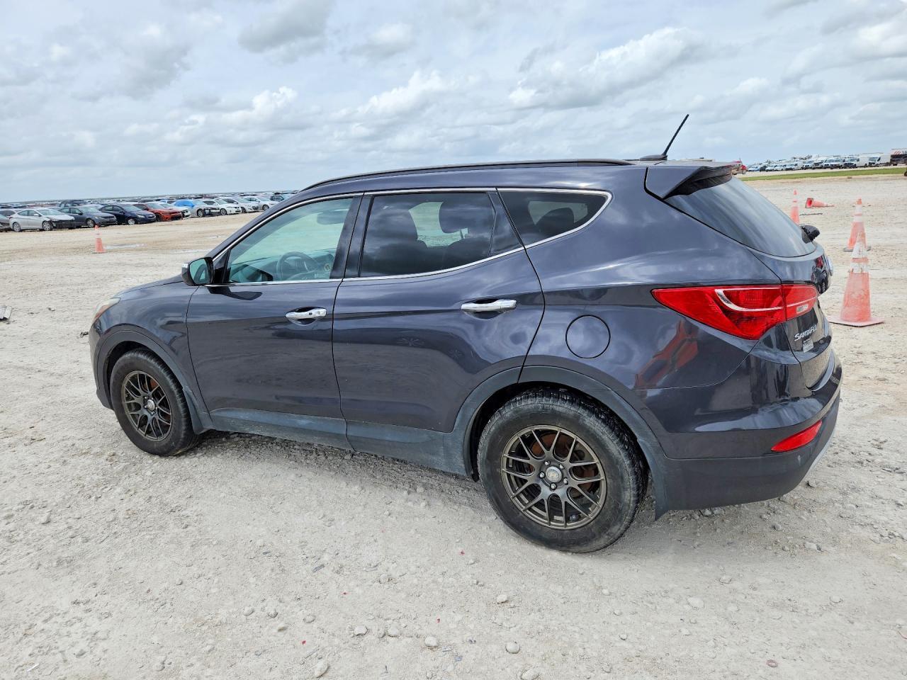2015 Hyundai Santa Fe Sport 2.4L - Image 2