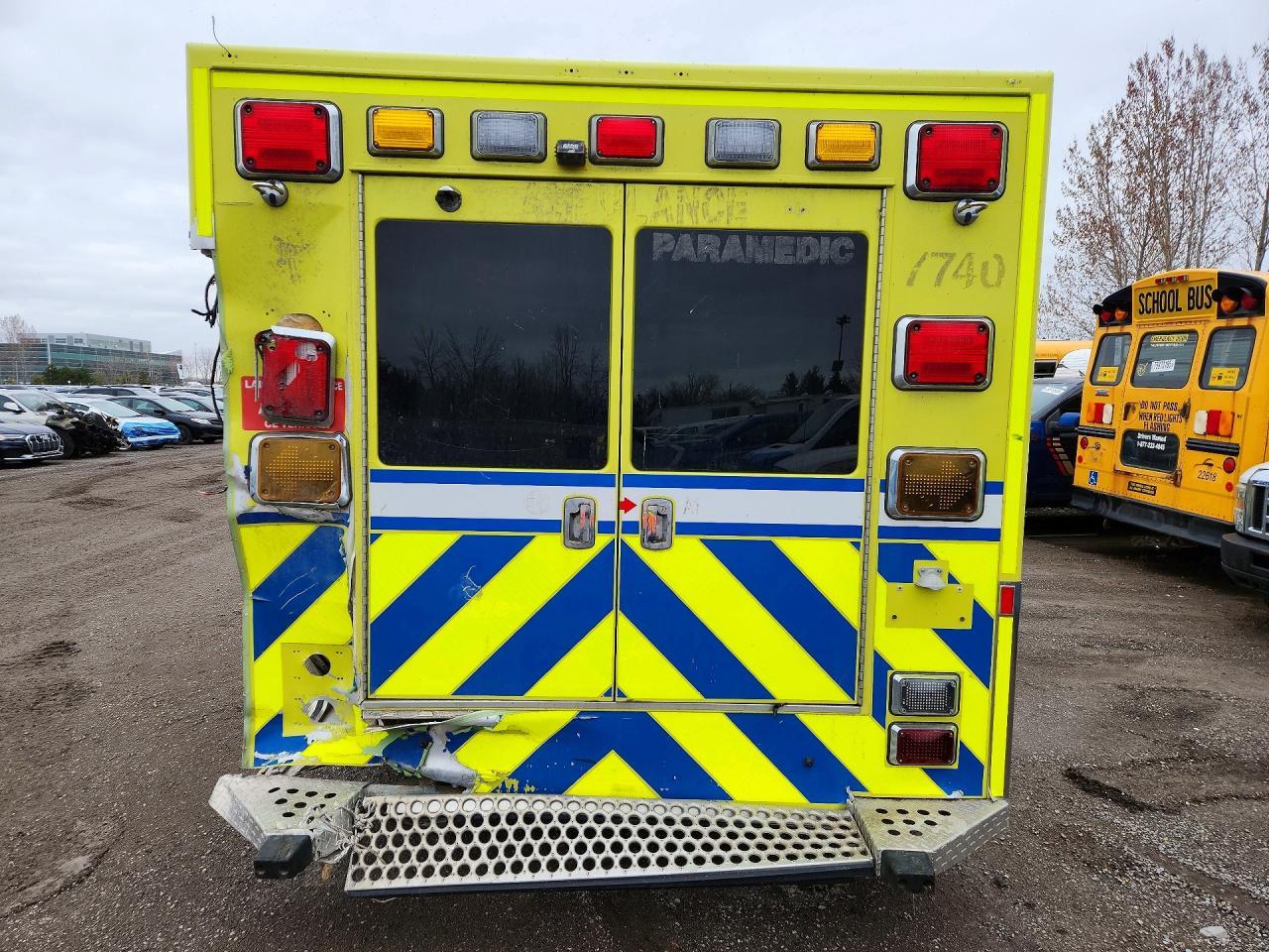 2022 Ford Econoline E350 Super Duty Cutaway Van - Фото 6