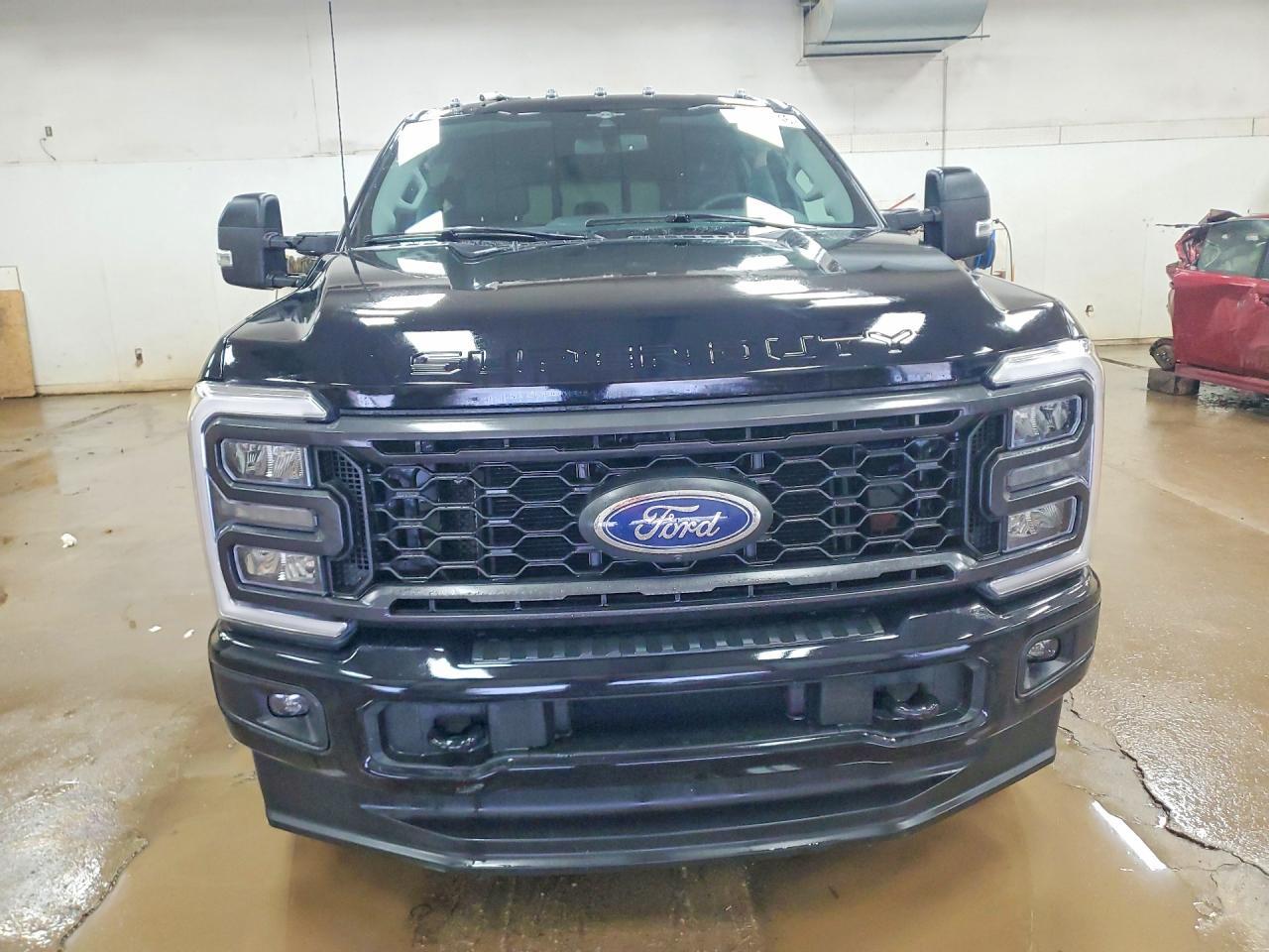 2023 Ford F250 Super Duty - Фото 5