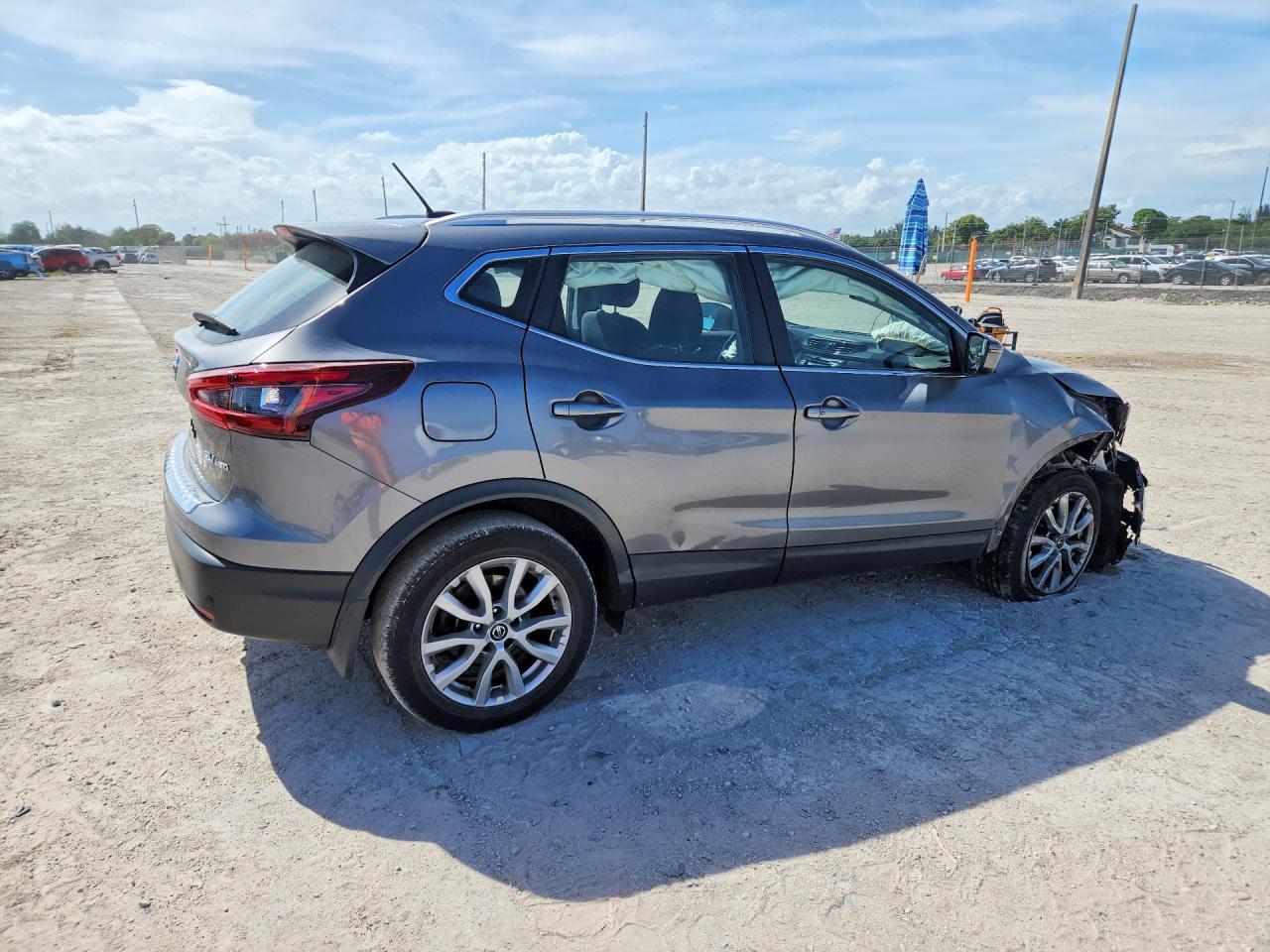 2021 Nissan Rogue Sport Sv - Image 3