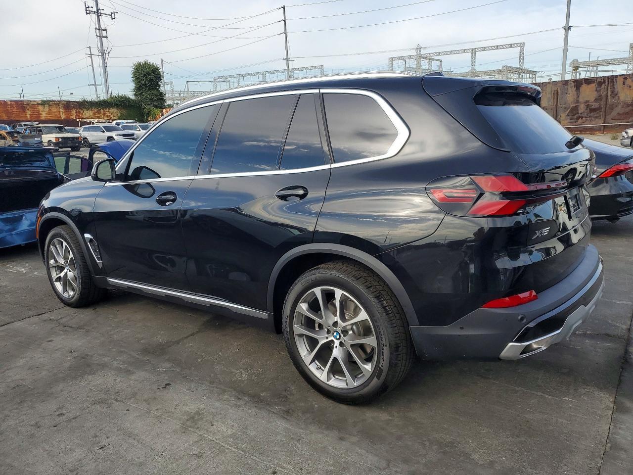 2026 BMW X5 xDrive40I - Image 2