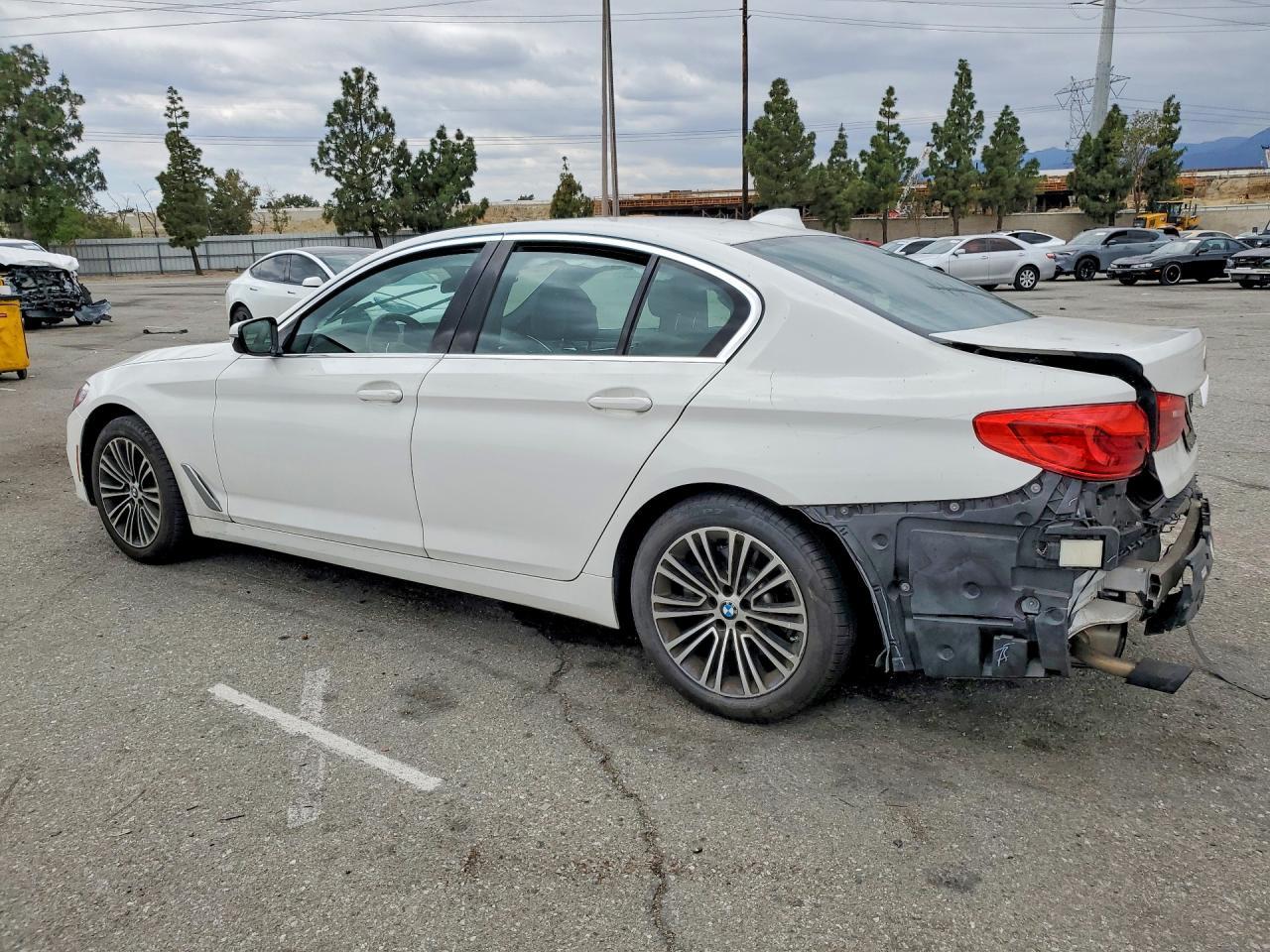 2019 BMW 530 I - Image 2
