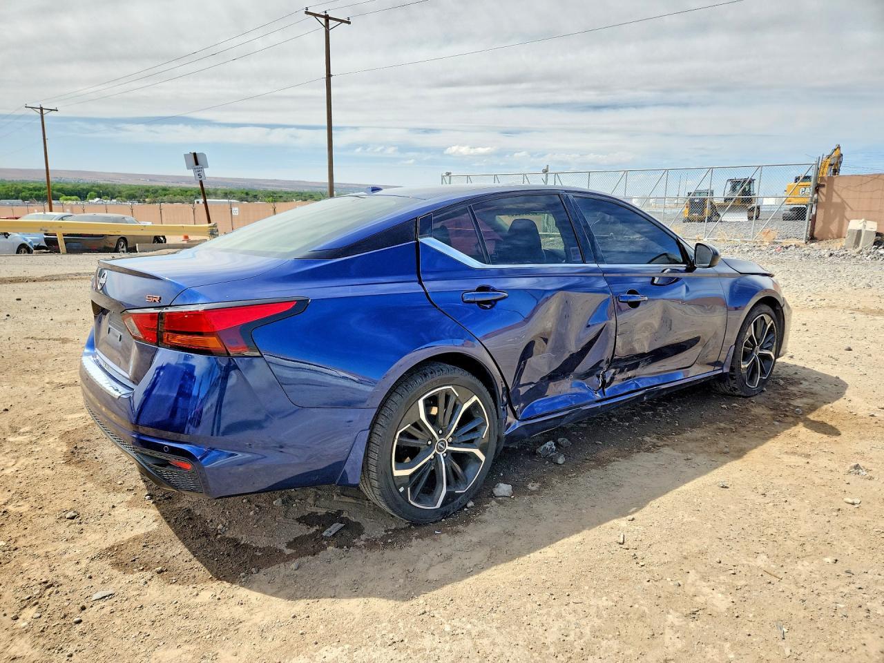 2023 Nissan Altima Sr - Фото 3
