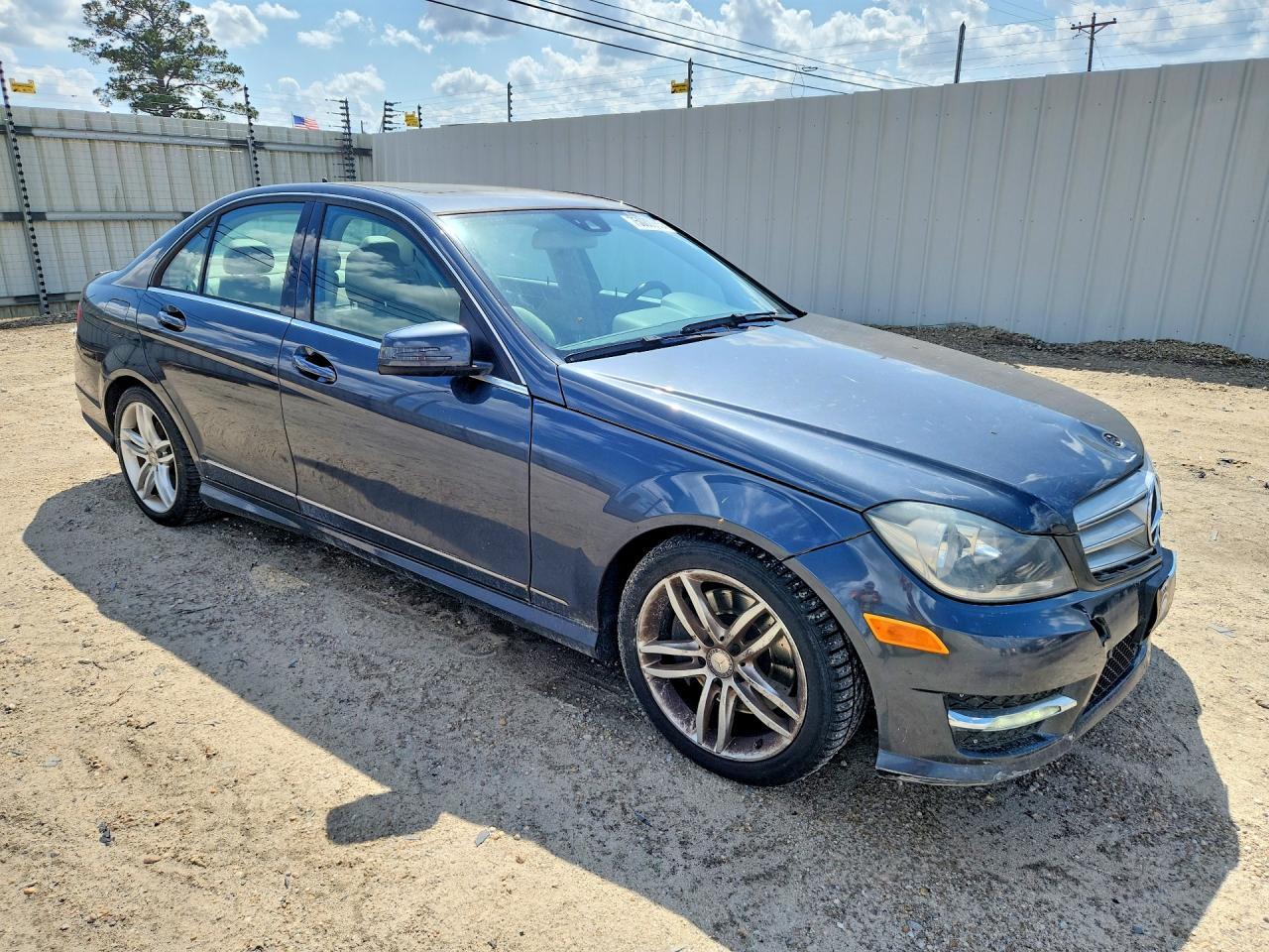 2013 Mercedes-Benz C 300 4Matic - Image 4
