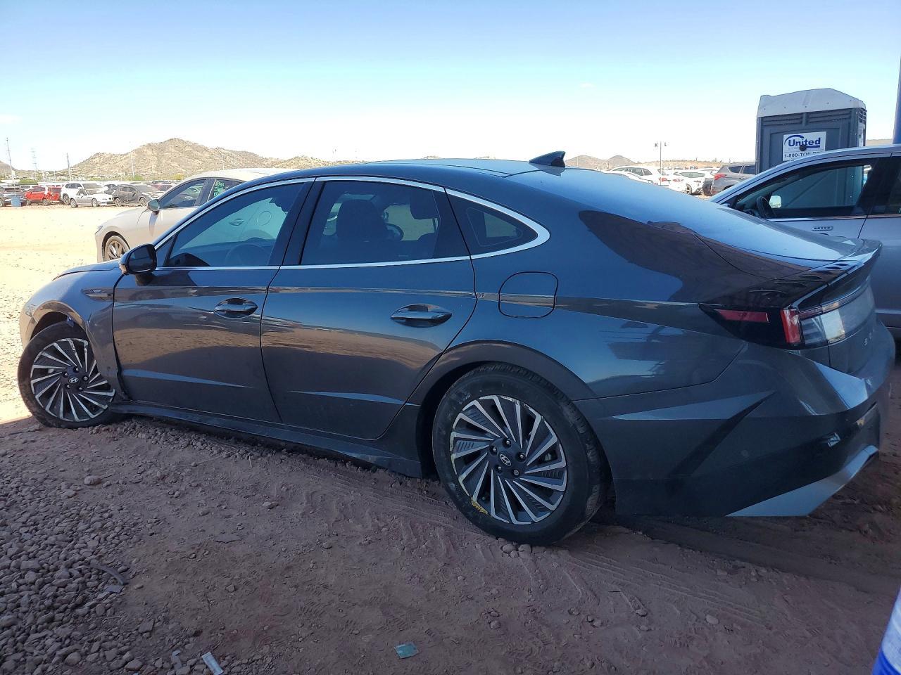2025 Hyundai Sonata Hybrid Limited - Image 2