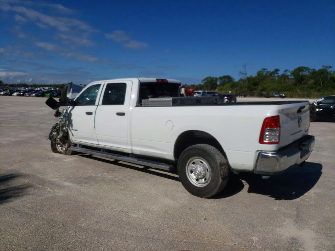 2022 Ram 2500 Tradesman - Фото 2
