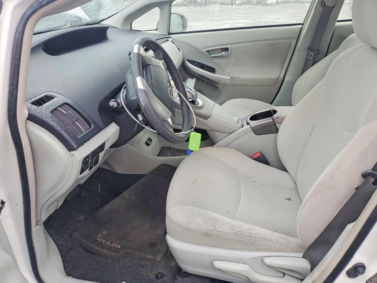 2015 Toyota Prius Two - Image 7
