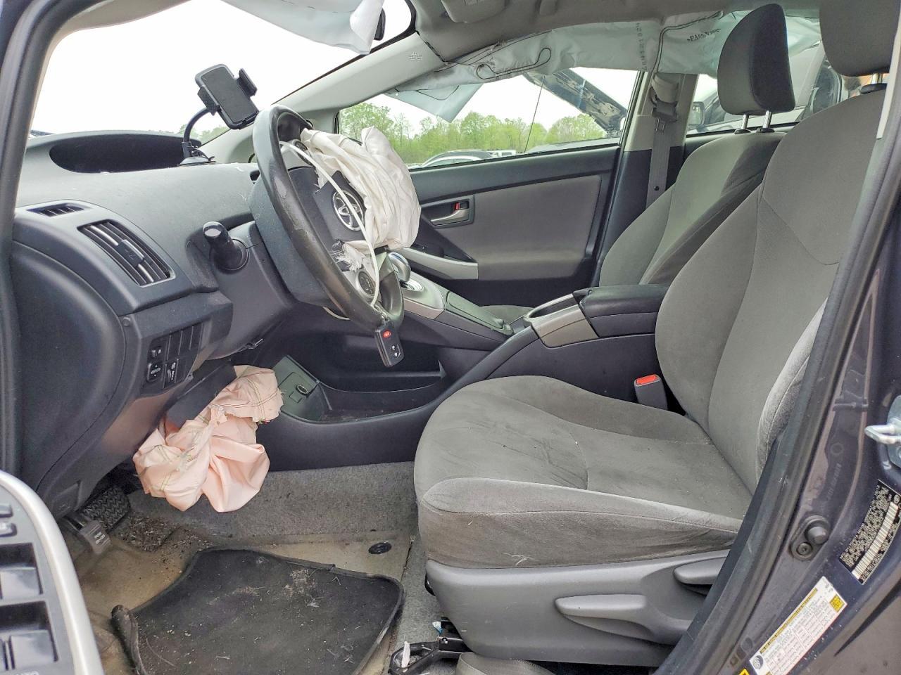 2014 Toyota Prius Two - Фото 7