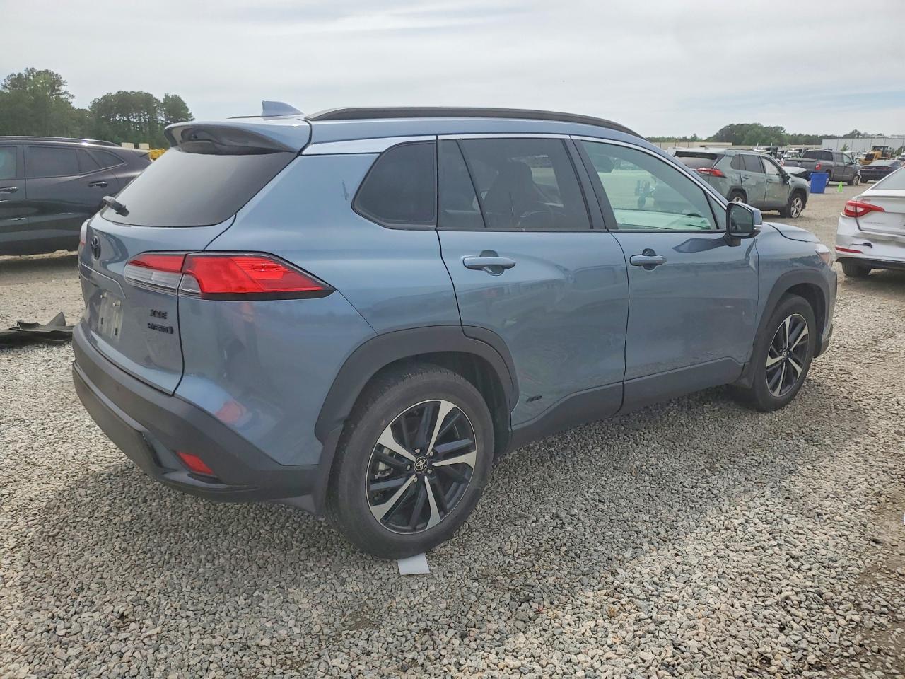 2024 Toyota Corolla Cross Hybrid Xse - Image 3