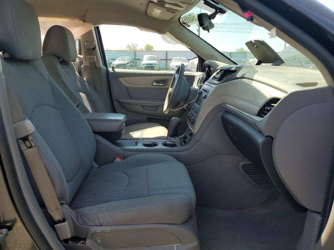 2017 Chevrolet Traverse Ls - Фото 7