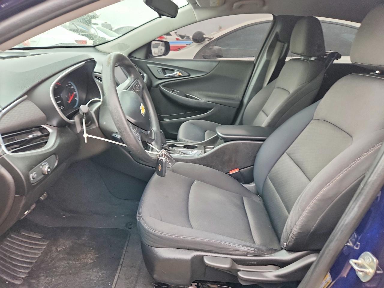 2016 Chevrolet Malibu Ls - Фото 7