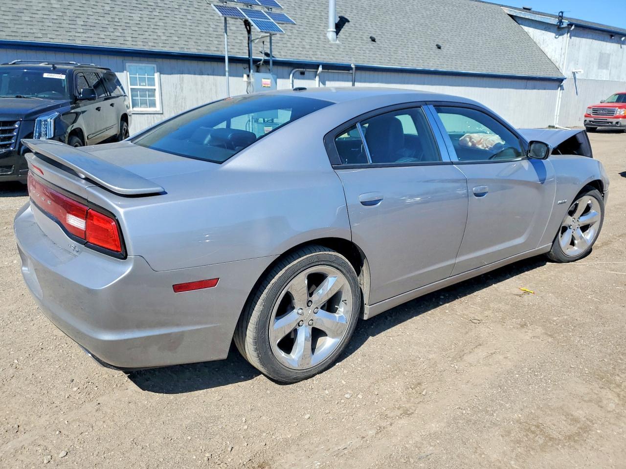 2014 Dodge Charger R - Image 3