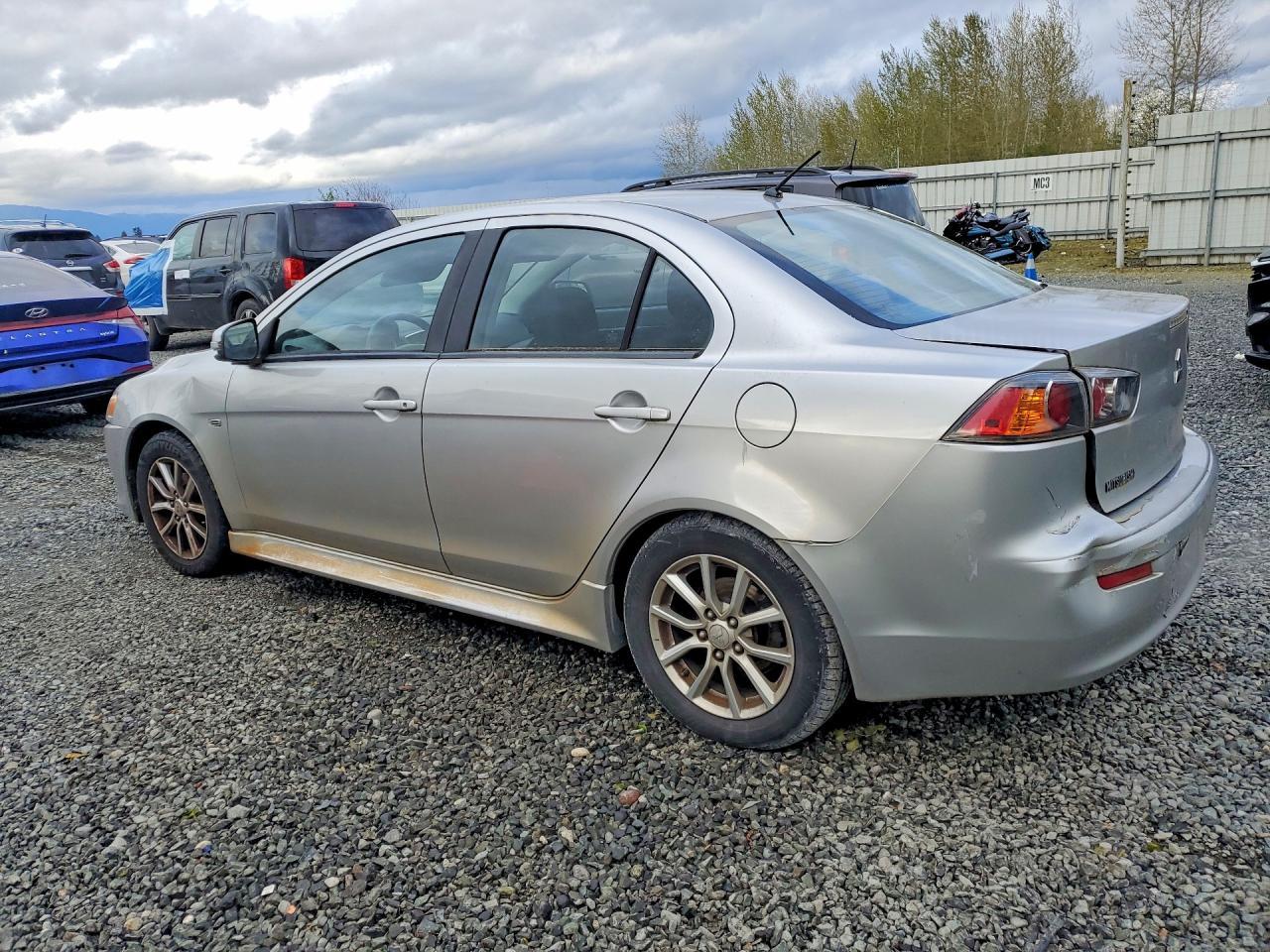 2016 Mitsubishi Lancer Es - Фото 2