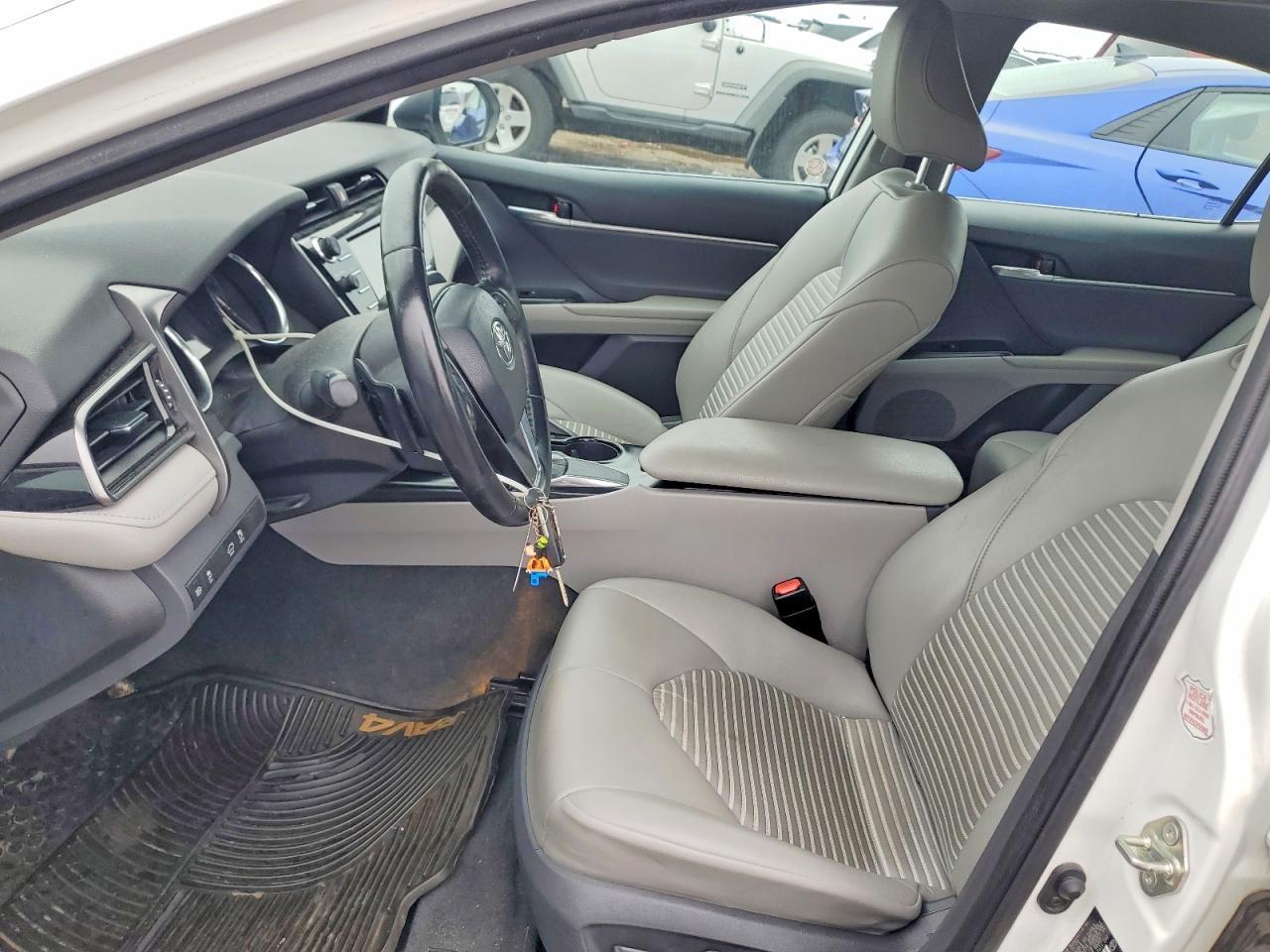 2020 Toyota Camry Se - Фото 7