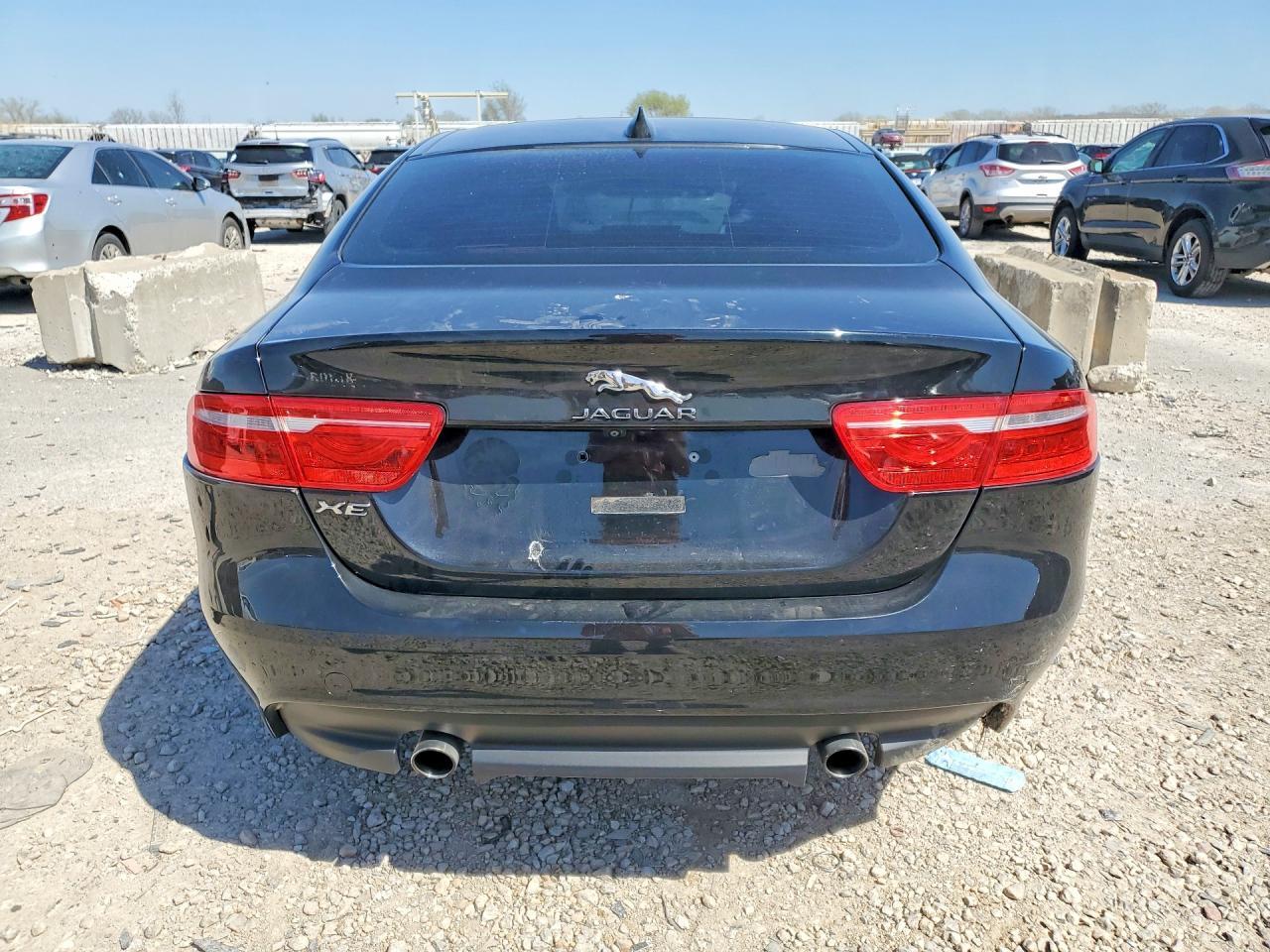 2017 Jaguar Xe Prestige - Image 6