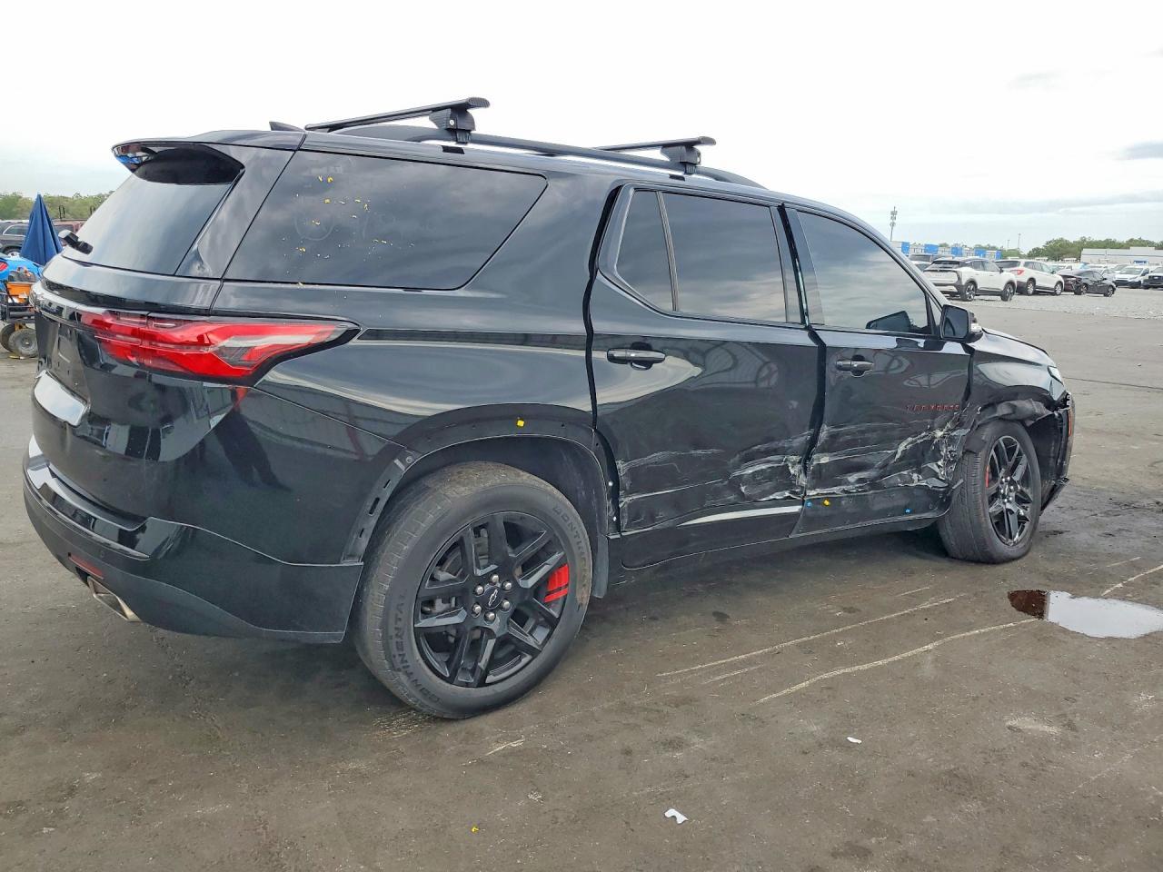 2022 Chevrolet Traverse Premier - Image 3