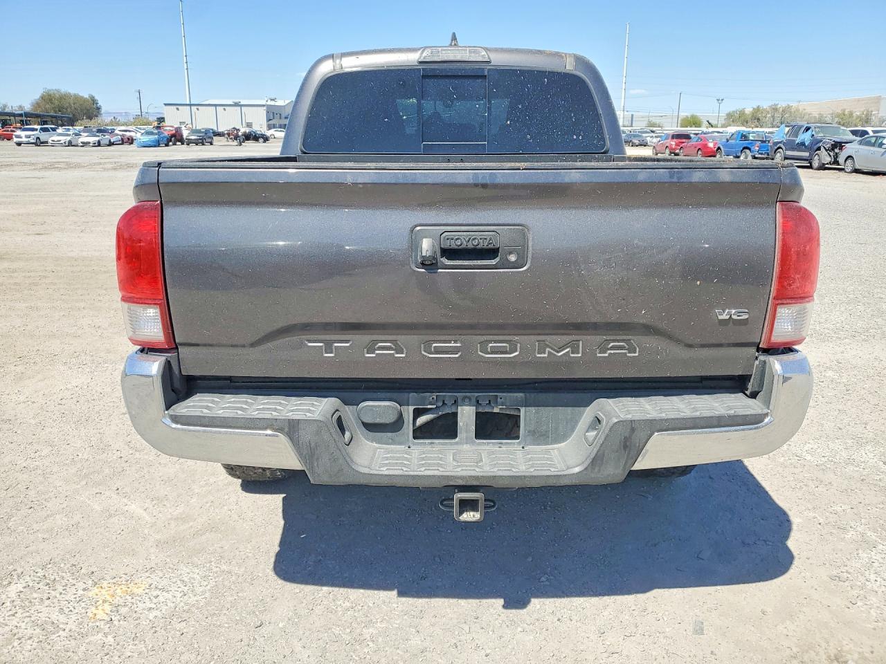 2017 Toyota Tacoma Trd Off-Road - Image 6