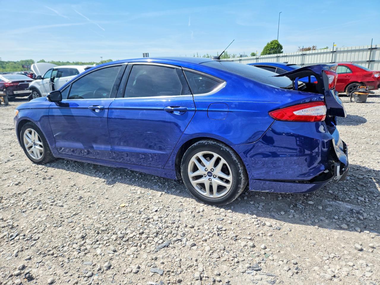 2016 Ford Fusion - Фото 2