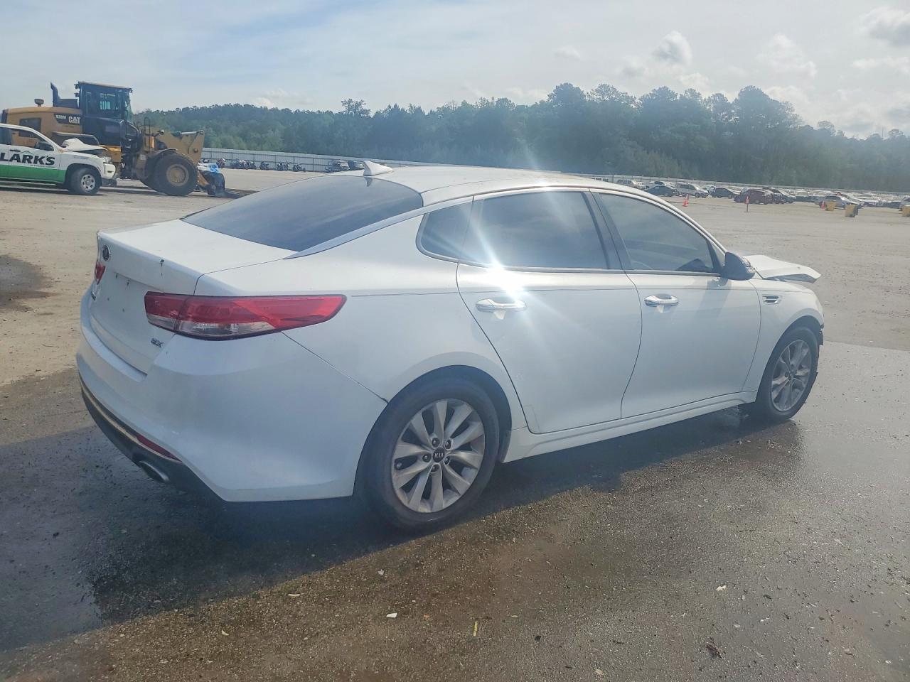 2016 Kia Optima Ex - Image 3