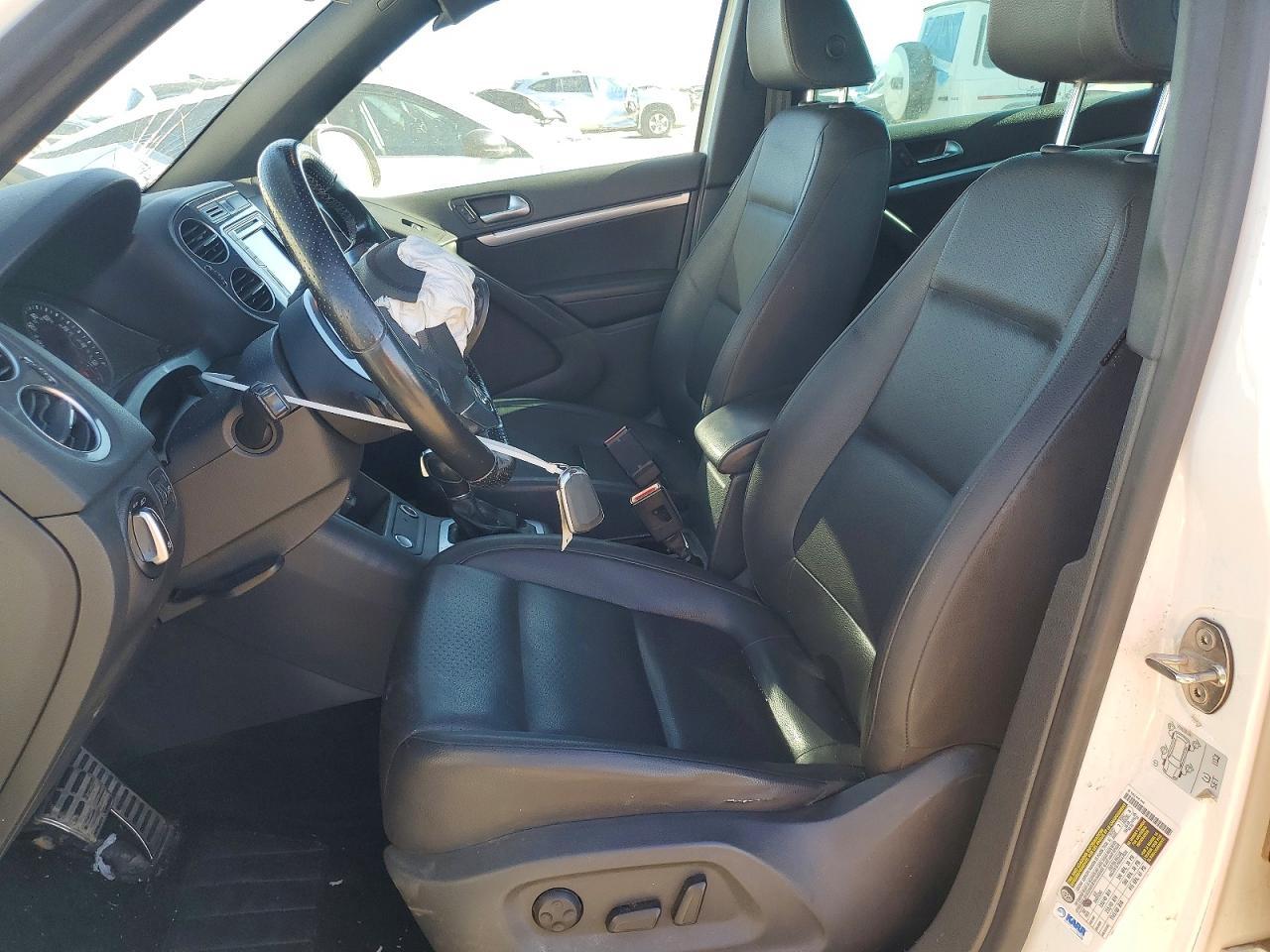 2016 Volkswagen Tiguan S - Image 7