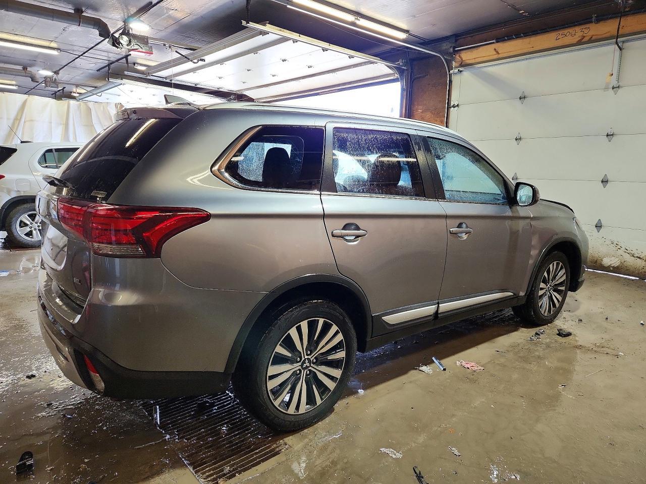 2020 Mitsubishi Outlander Se - Image 3